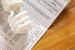 Empréstimo Crefaz: entenda o funcionamento do crédito vinculado à conta de luz